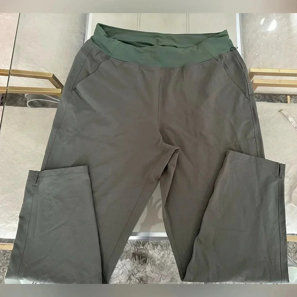 REI joggers size L